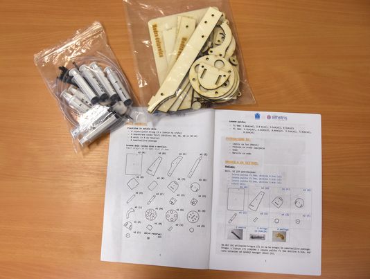 lesena-igraca-za-fante-in-dekleta-hidravlična-robotska-roka-kit-verzija-hidravlika-navodilo lesena-igraca-za-fante-in-dekleta-hidravlična-robotska-roka-kit-verzija-hidravlika-navodilo